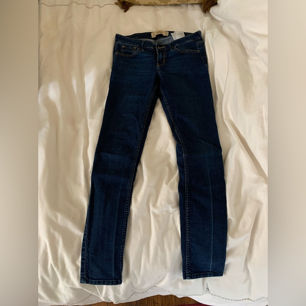Hollister dark wash skinny jeans